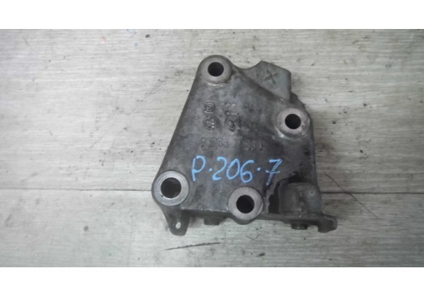 кронштейн двигуна,правий,Xsara 2,Partner,Berlingo,2.0 hdi,9628311880